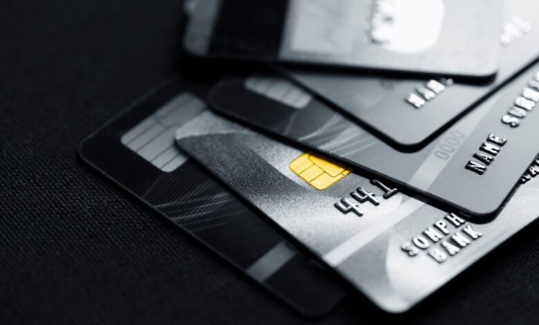 Hong Kong banks operating on the mainland will be allowed to issue credit cards from March 1. Photo: Shutterstock