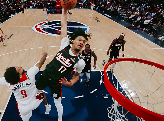 Shaedon Sharpe's dunk-of-the-year against Wizards