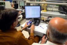 Brokers are busy in trading at Pakistan Stock Exchange (PSX) in Karachi on Friday, January 31, 2025. — PPI