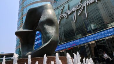 Hong Kong stocks resume slump with Asian markets as weighty US tariffs on China loom large