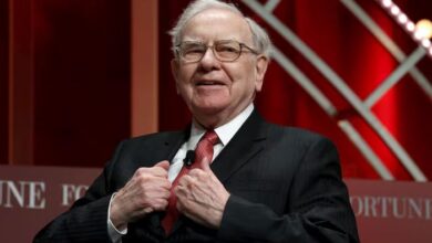 Warren Buffett, chairman and CEO of Berkshire Hathaway, takes his seat to speak at the Fortunes Most Powerful Womens Summit in Washington October 13, 2015. — Reuters