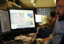 Brokers are busy in trading at Pakistan Stock Exchange (PSX) in Karachi on Wednesday, November 27, 2024. — PPI