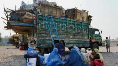 Pakistan starts deporting registered Afghan refugees – World Pakistan
